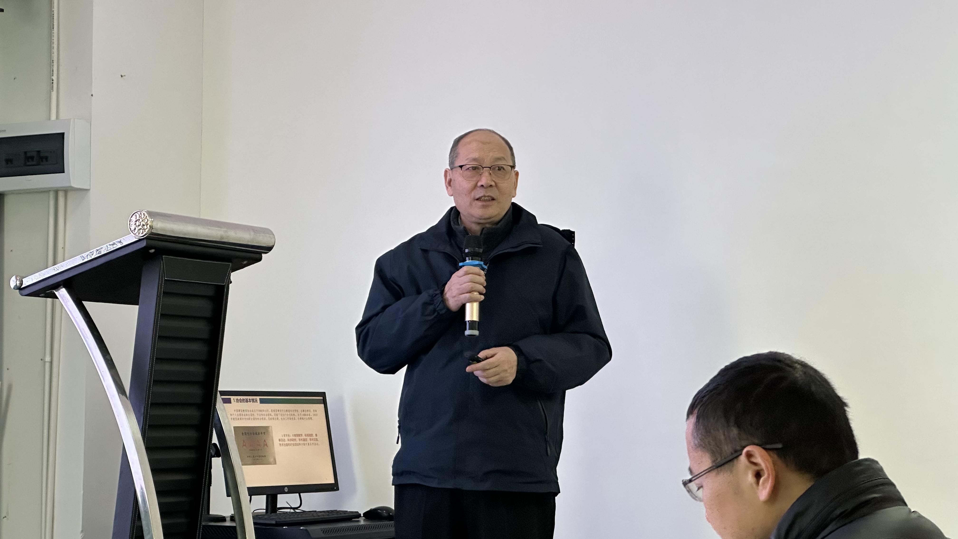 中国建设教育协会、中国建筑工业出版社高延伟教授一行到我院交流-昆明理工大学建筑工程学院
